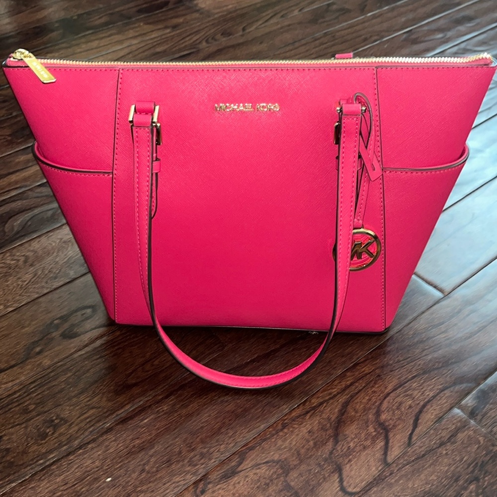 Michael Kors Charlotte Large Saffiano Leather Top-Zip Tote Bag